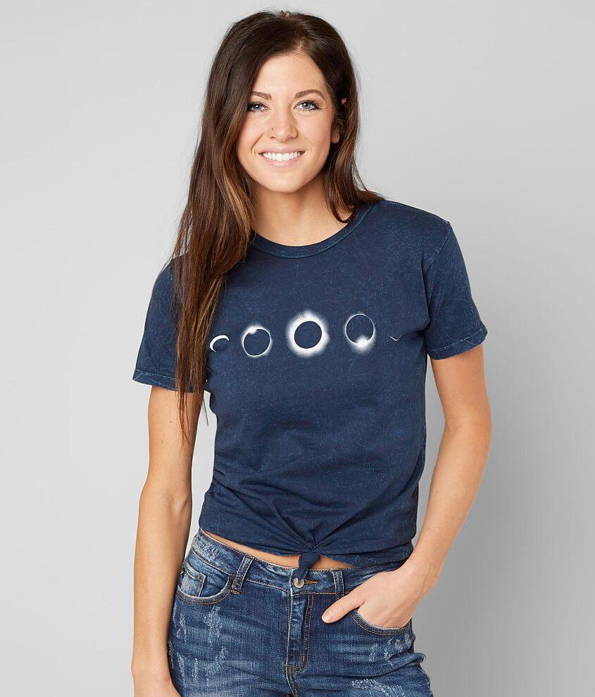 Chillionaire Eclipse T-Shirt - Women's T-Shirts in Midnight Navy Lava ...