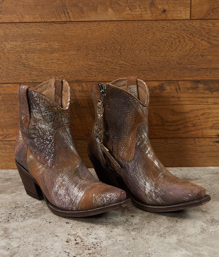 Ariat circuit cruz sale