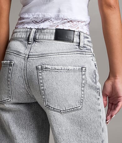 Taylor Low Slung Wide Leg Stretch Jean thumbnail 5