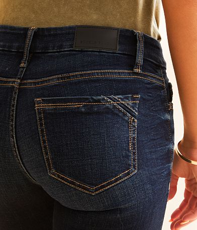 Buckle Black Fit No. 13 Boot Stretch Jean back pocket view