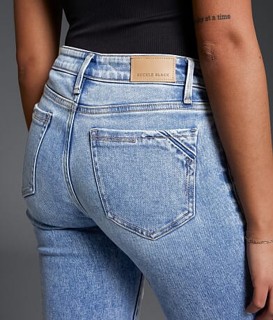Buckle Black Fit No. 53 Boot Stretch Jean back pocket view