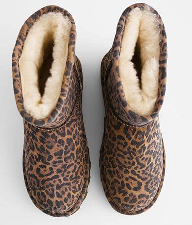Bearpaw Alyssa Leather Boot misc detail 3 view