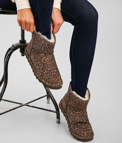 Bearpaw Alyssa Leather Boot misc detail 4 view
