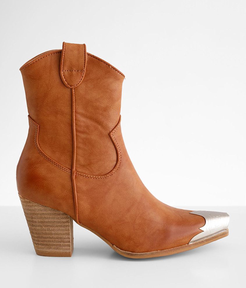 Beast Fashion Dakota Western Ankle Boot - Women's Shoes in Cognac | Buckle