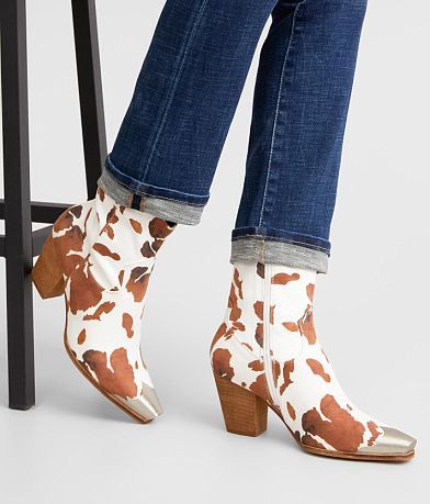 Beast Fashion Dakota Cow Print Western Ankle Boot MISC_DETAIL_4