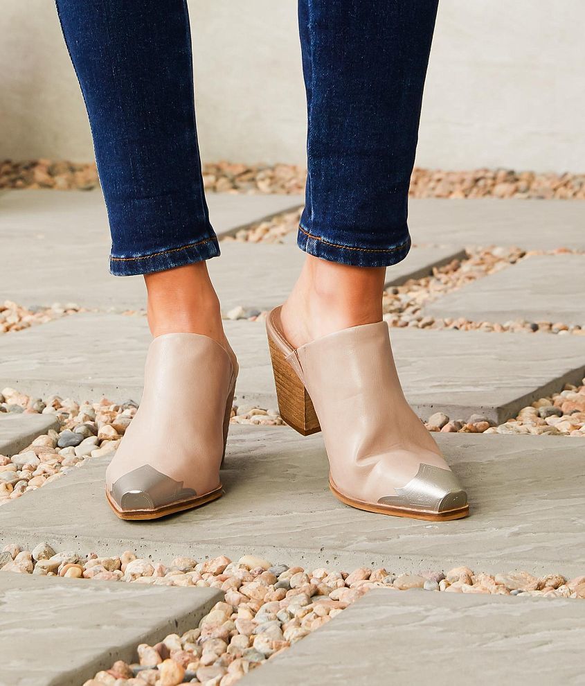 Women's mules store