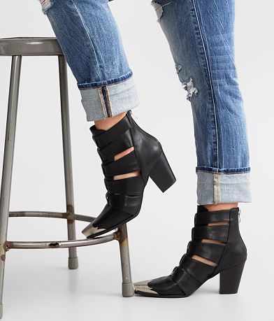 Beast Fashion Dakota Western Ankle Boot MISC_DETAIL_5
