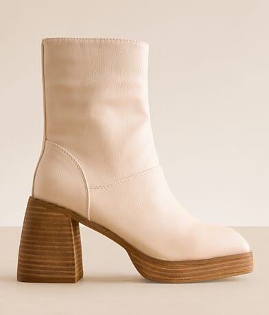 Beast Fashion Foster Boot front view