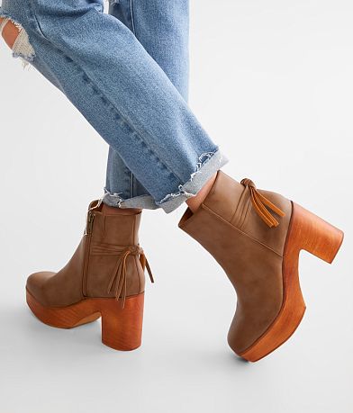 Beast Fashion Presley Ankle Boot - Women's Shoes in Coffee | Buckle