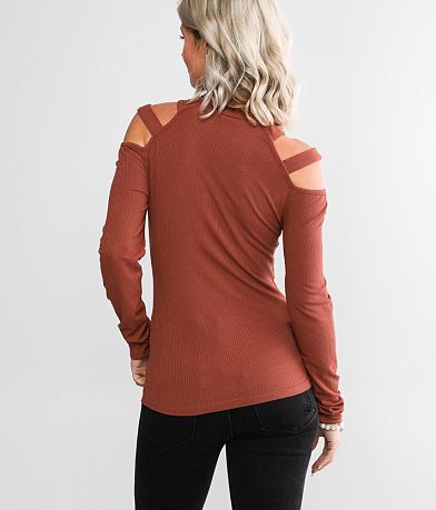 red by BKE Cold Shoulder Top BACK
