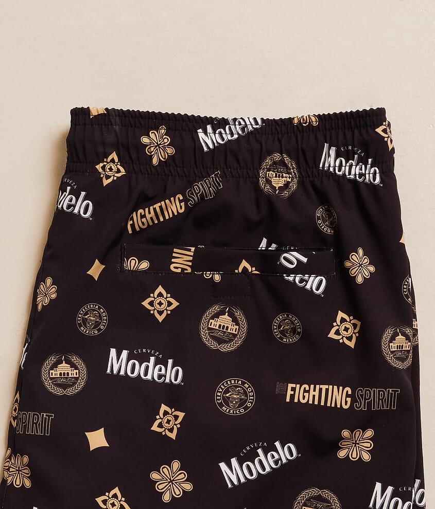 Modelo Stretch Swim Trunks