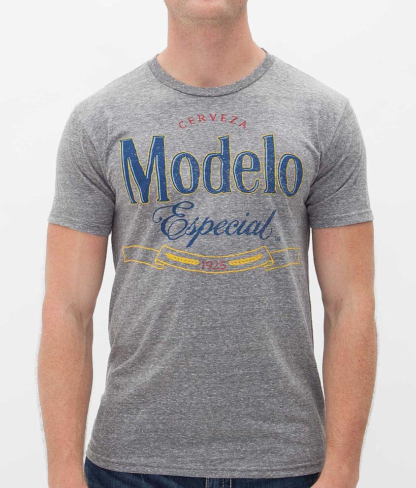 Modelo Especial T-Shirt front view