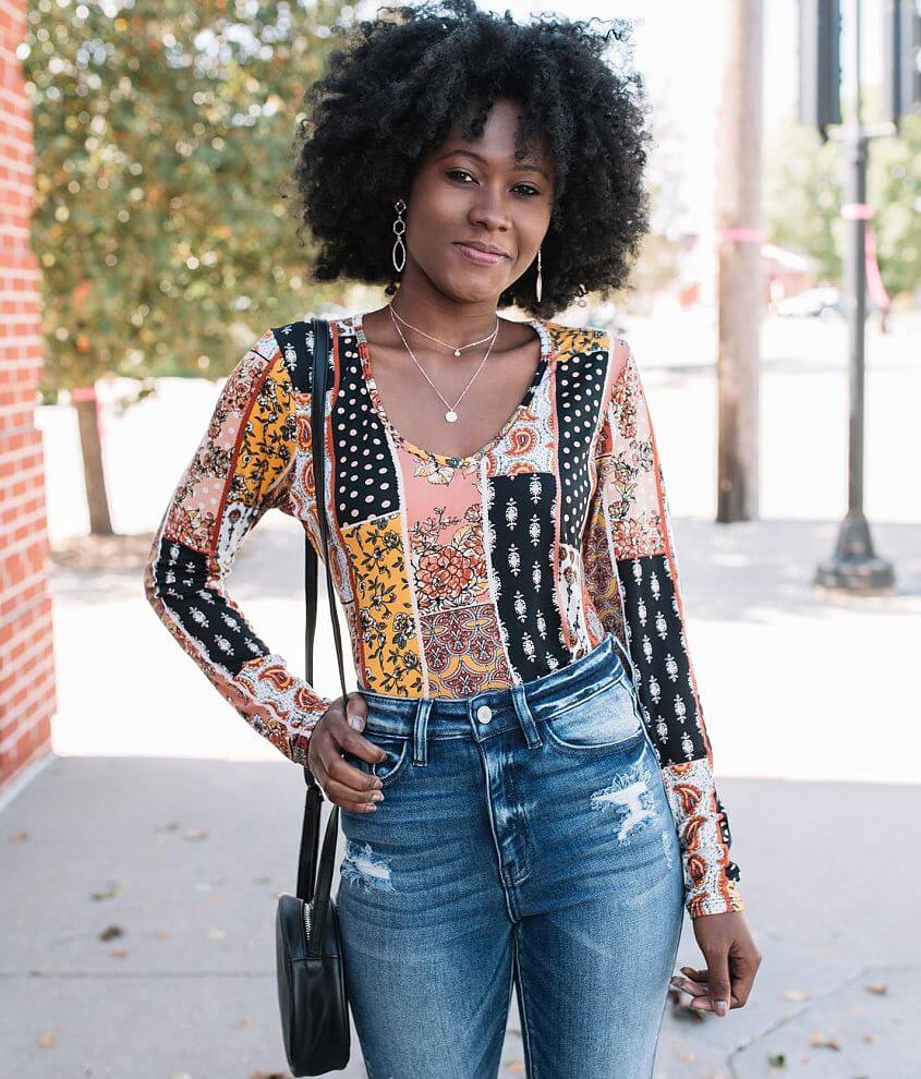 Image of Willow & Root Fitted V-Neck Top