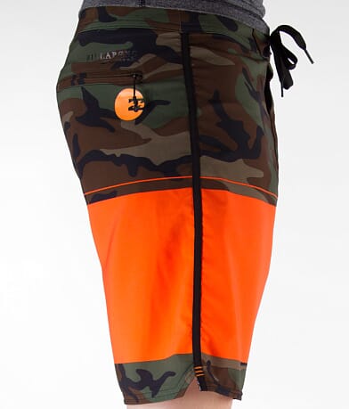 Billabong Invert Platinum X Stretch Boardshort RIGHT_DETAIL