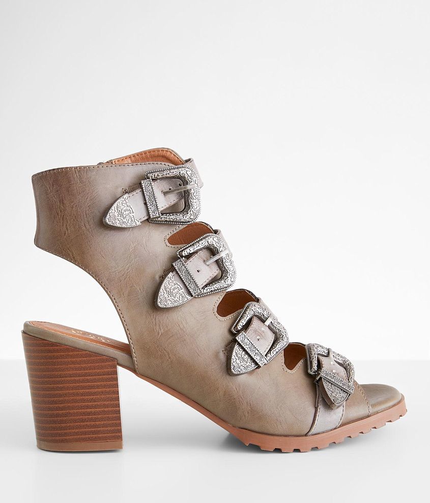 Buckle hot sale block heels