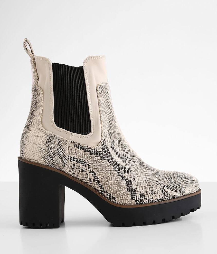 Chinese Laundry Good Day Chelsea Lug Boot front view