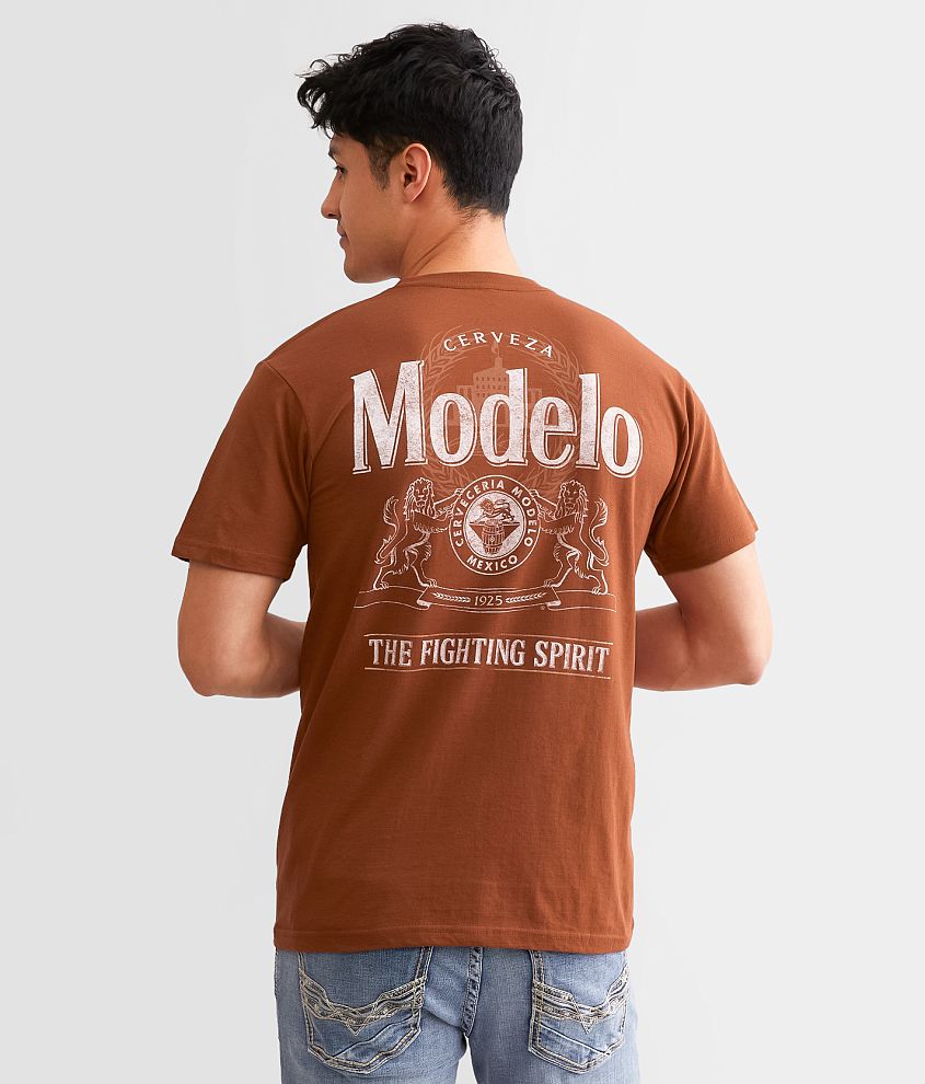 Modelo Fighting Spirit T-Shirt