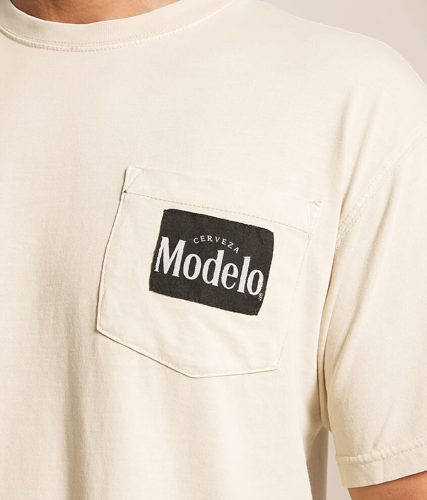 Modelo Vintage Label T-Shirt