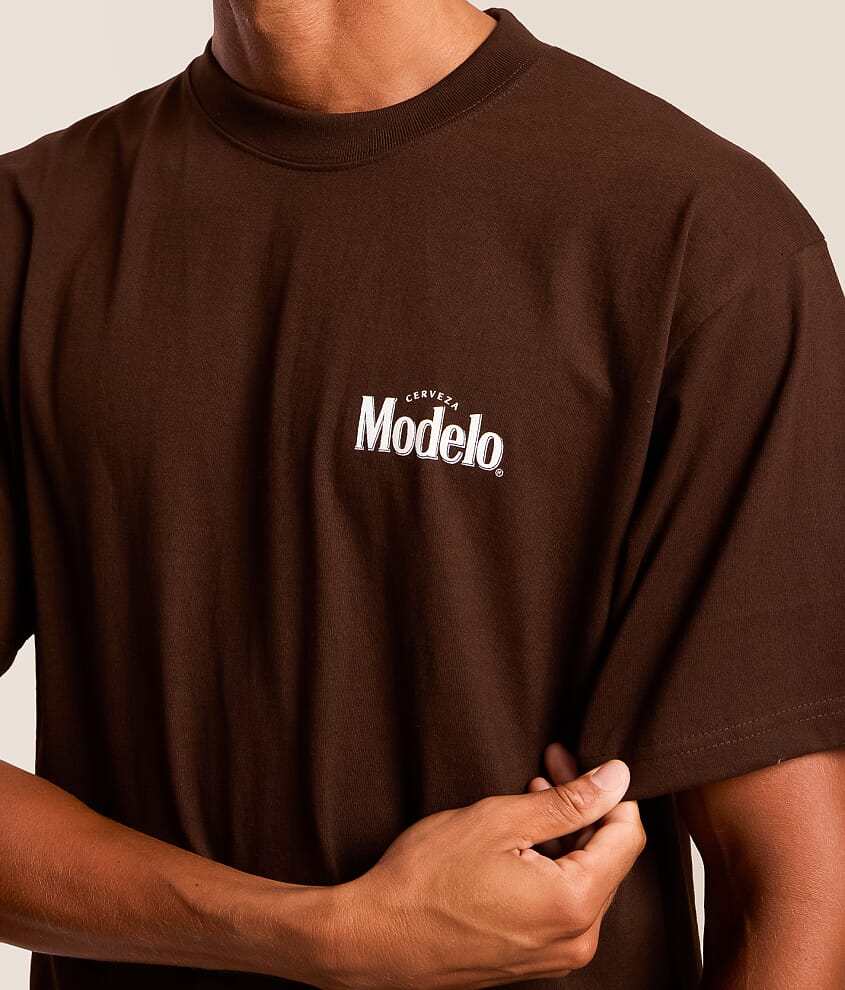 Modelo Desert Skull T-Shirt
