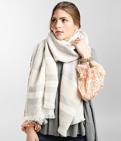 C.C&#174; Blanket Scarf misc detail 3 view