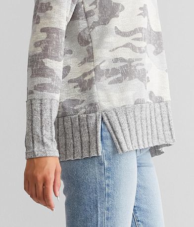 BKE Camo Print Top MISC_DETAIL_1