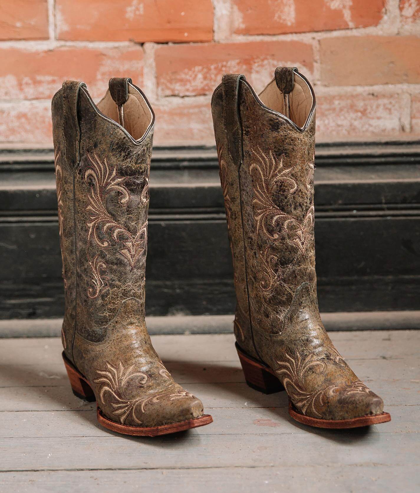 buckle womens cowboy boots