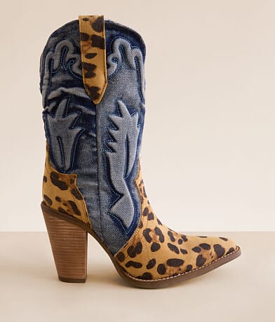 Dingo Tipsy Leather Western Boot front view