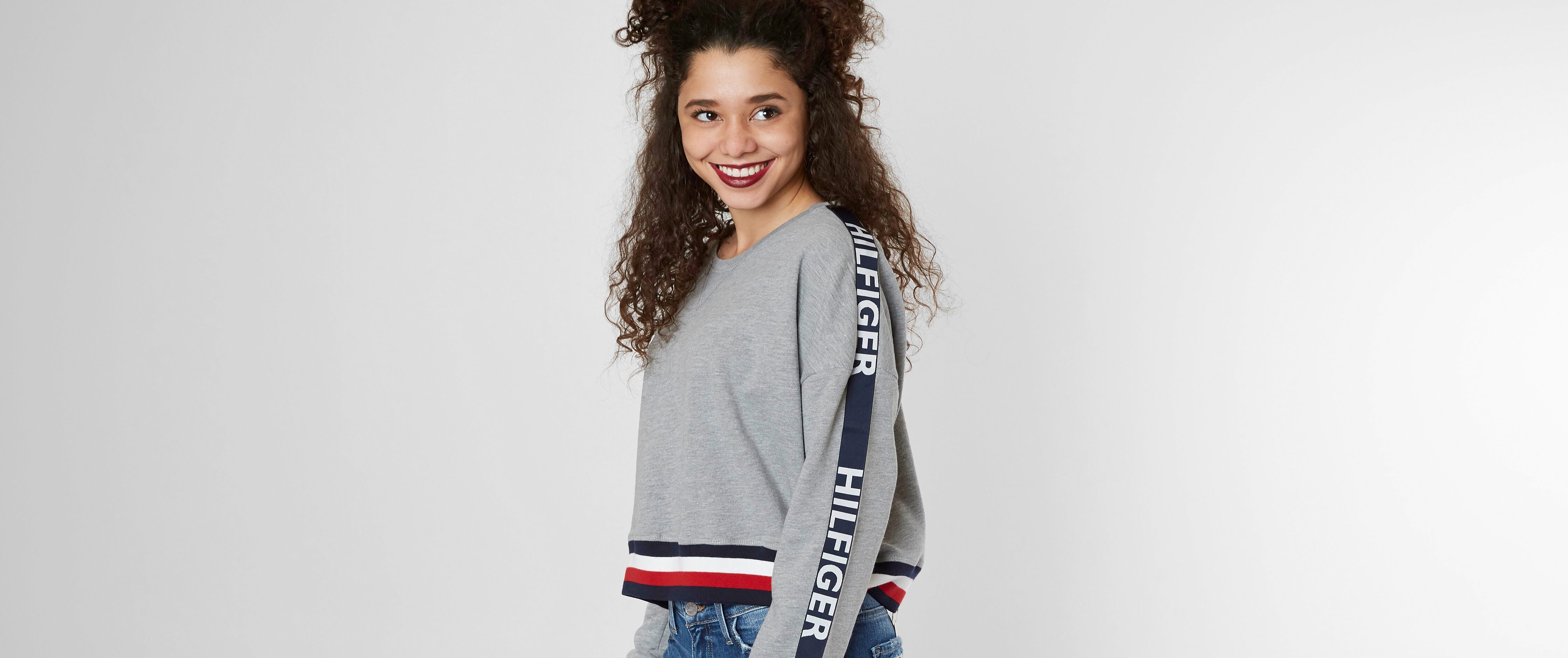 tommy hilfiger logo sweatshirt womens