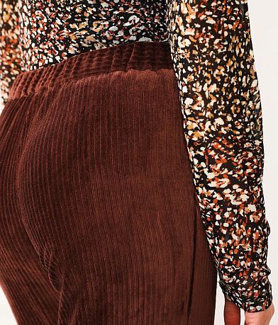 Willow &amp; Root Ribbed Knit Split Flare Pant BACK_POCKET