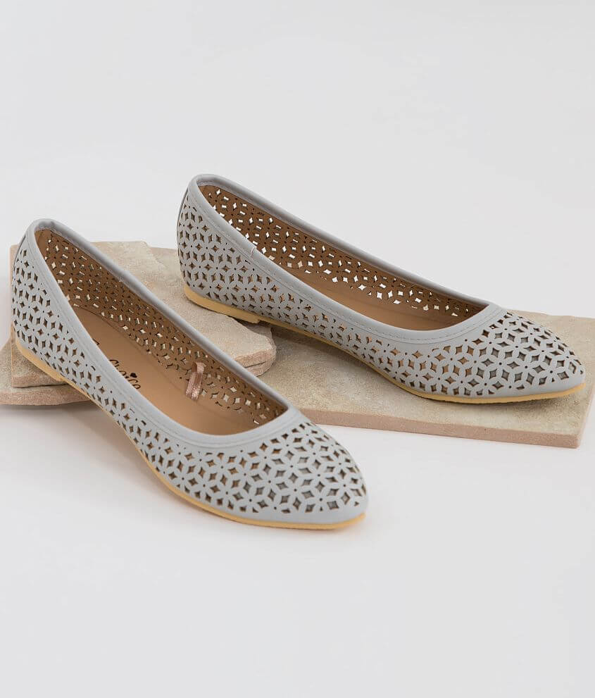 Free Choice Perforated Shoe front view
