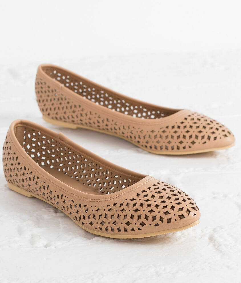 Free Choice Perforated Shoe front view
