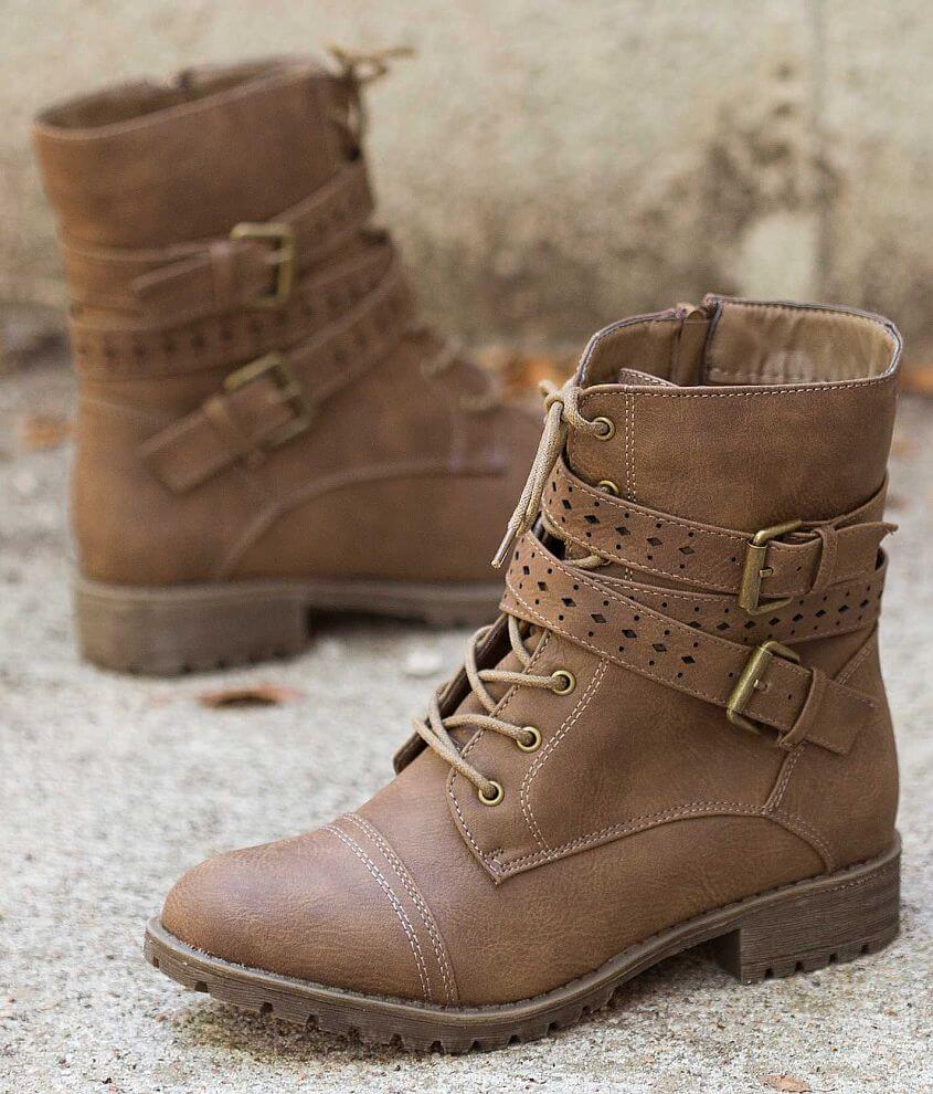 Free Choice Tira Boot front view