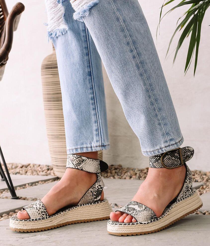 Qupid best sale snakeskin sandals