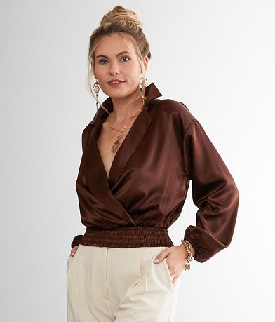 red by BKE Collared Satin Top front view