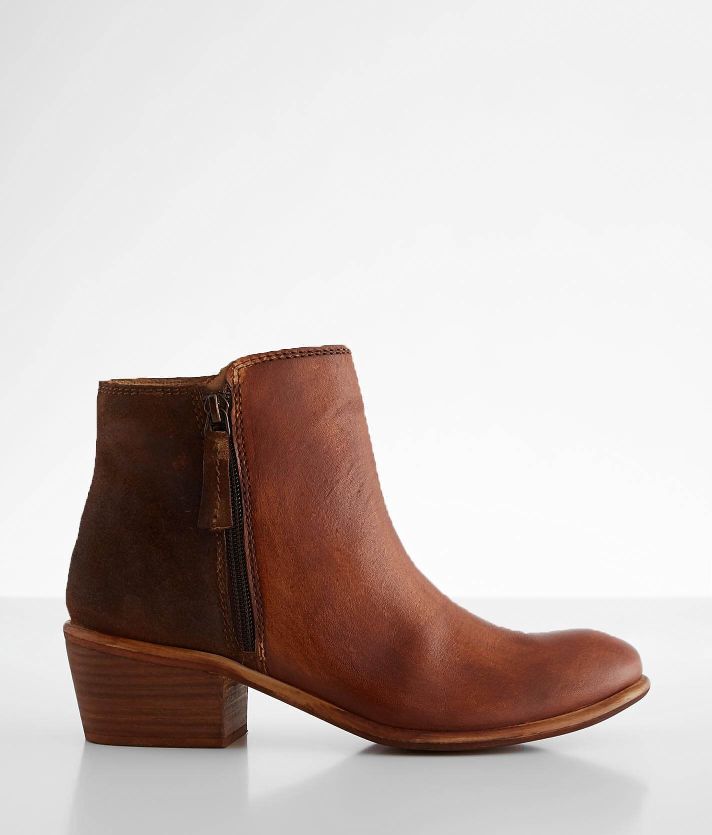roan sandals buckle