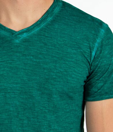 BKE V-Neck T-Shirt FRONT_DETAIL