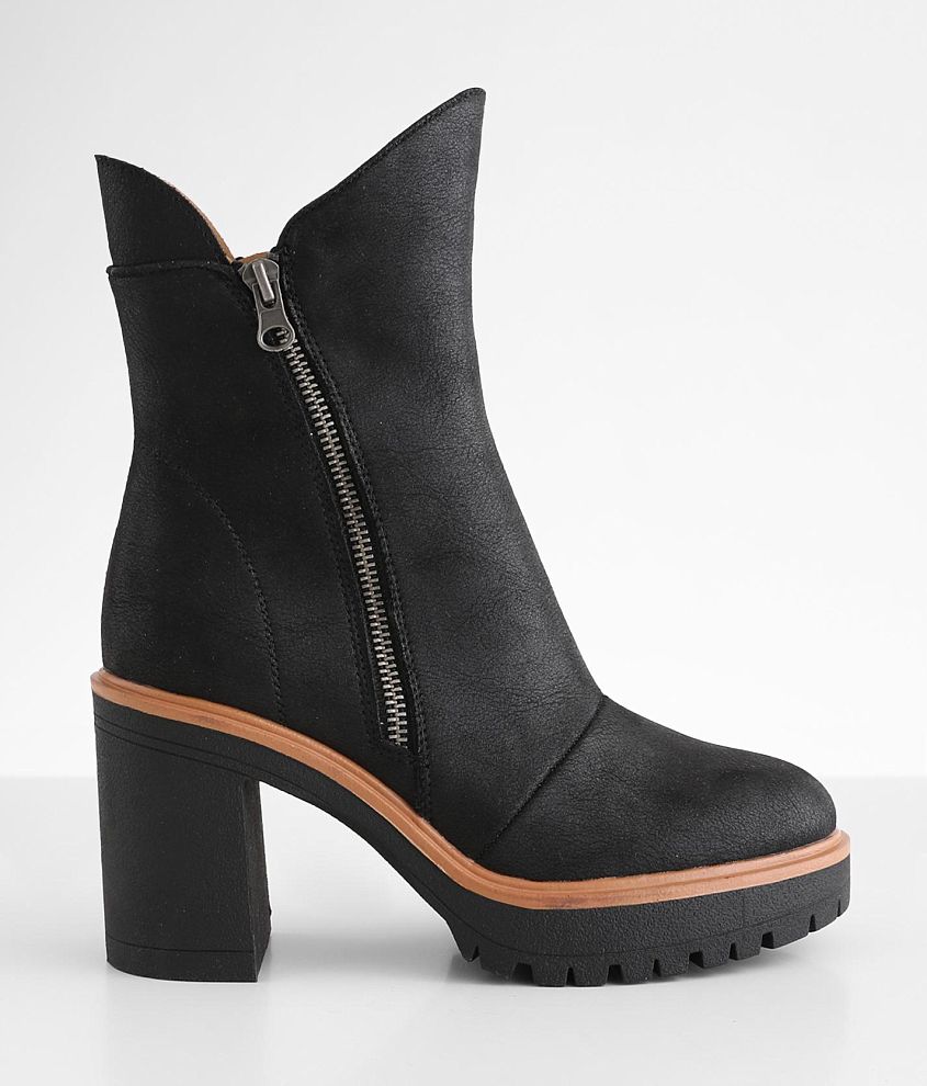 Womens black clearance buckle boots