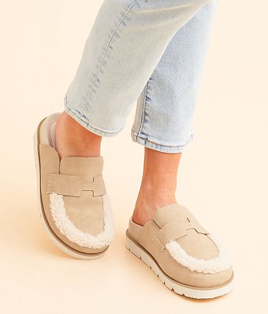 Oasis Society Avalon Sherpa Mule misc detail 5 view
