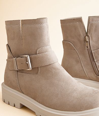 Soda Brenda Lug Ankle Boot misc detail 4 view