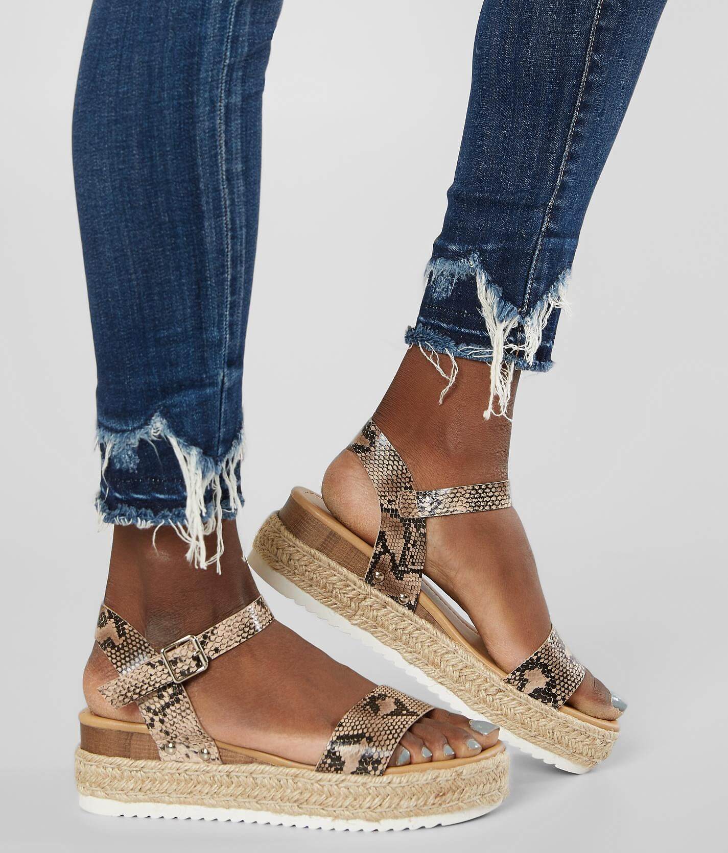 soda platform sandals tan