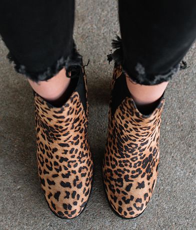 Soda Gloves Leopard Print Chelsea Ankle Boot MISC_DETAIL_2