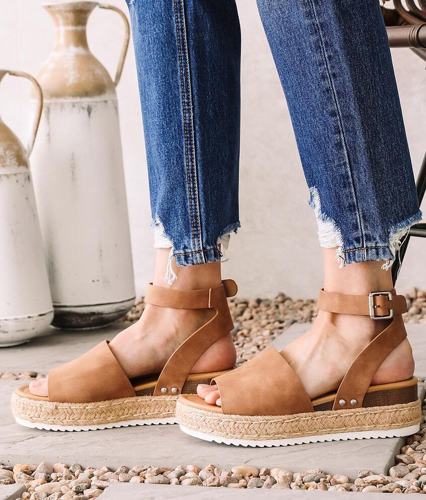 Soda Topics Flatform Espadrille Sandal Women s Shoes in Tan