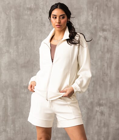 Buckle Black High Rise Short MISC_DETAIL_2