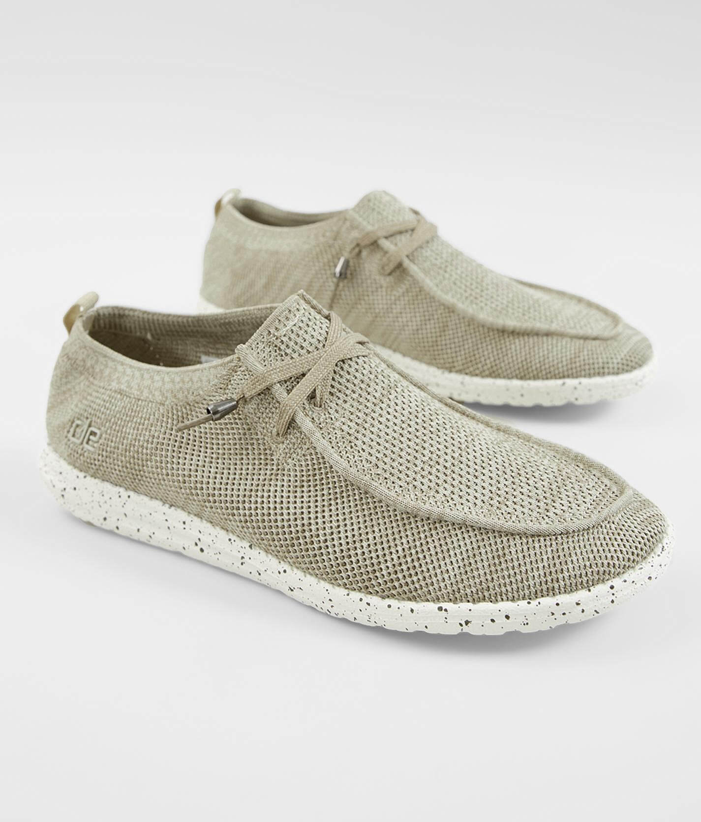 hey dude wally stretch beige