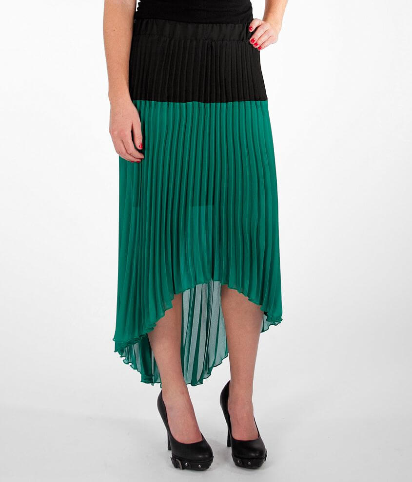 BKE Boutique Accordion Skirt front view