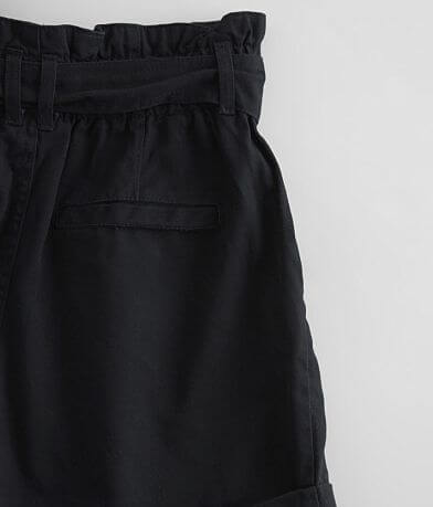 tgla High Rise Paperbag Short back pocket view