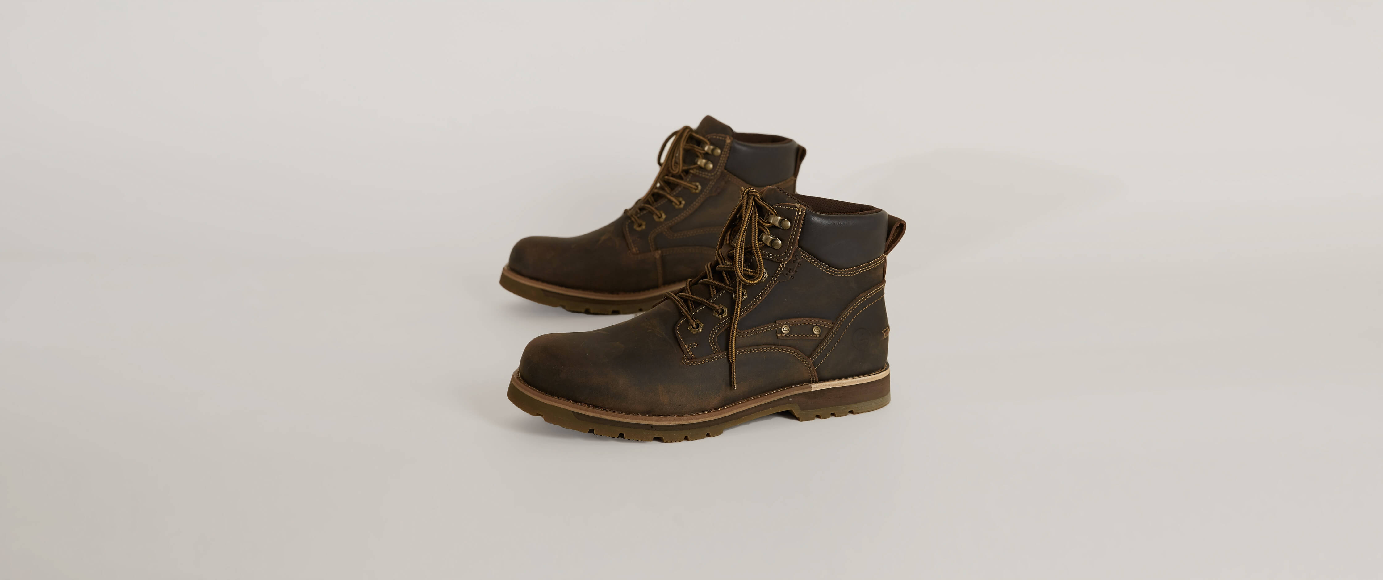 GBX Gutherie Boot Clothing in Dark Tan Buckle