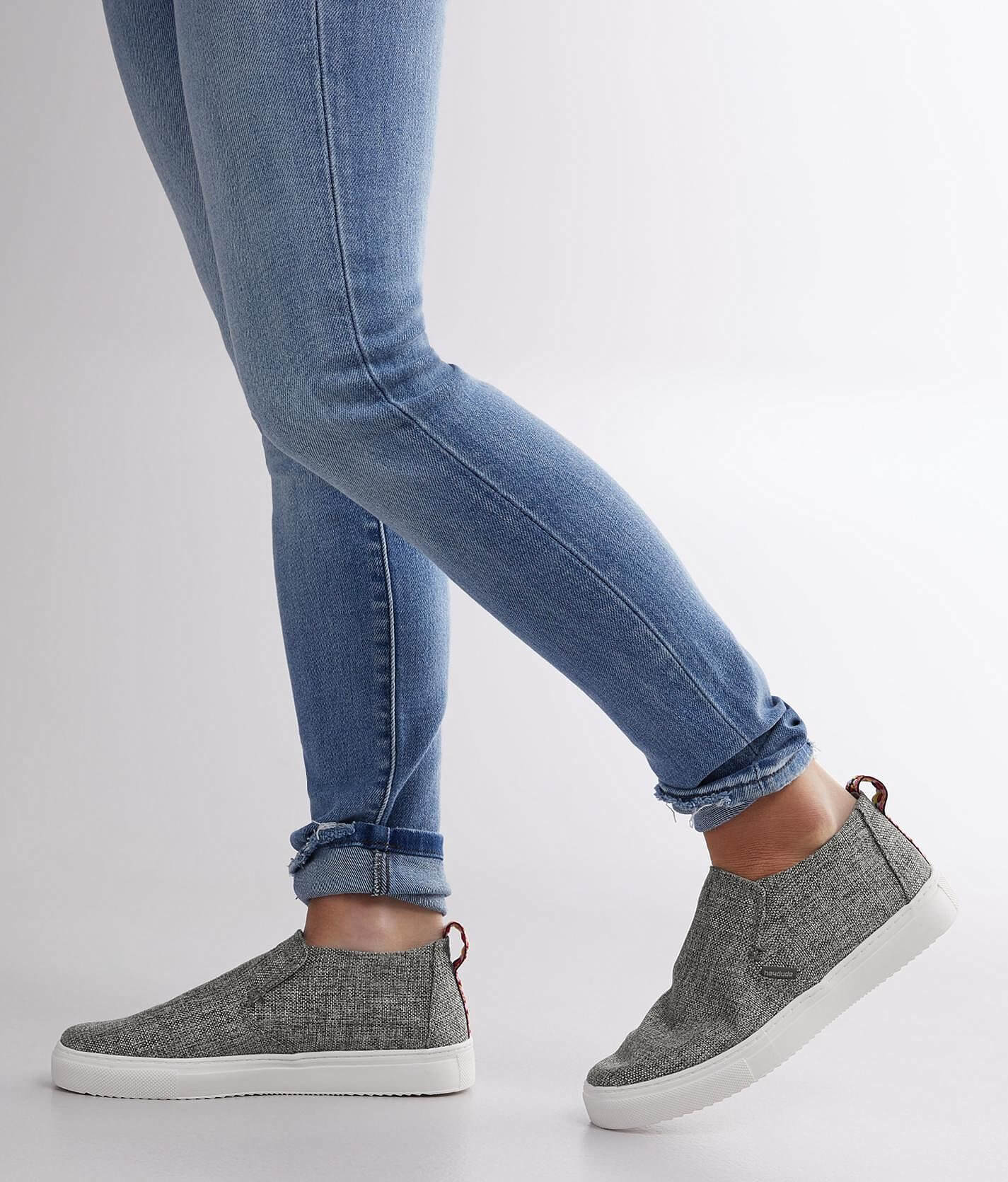 peytonです。 Vince Men's Peyton Tonal Suede Low-Top Sneakers | Neiman Marcus