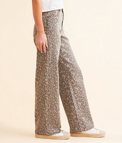 HIDDEN Logan Cheetah Dad Stretch Jean full left side view