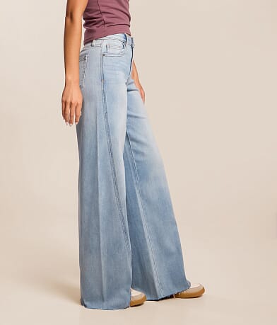 Sloane Ultra Wide Leg Stretch Jean thumbnail 3